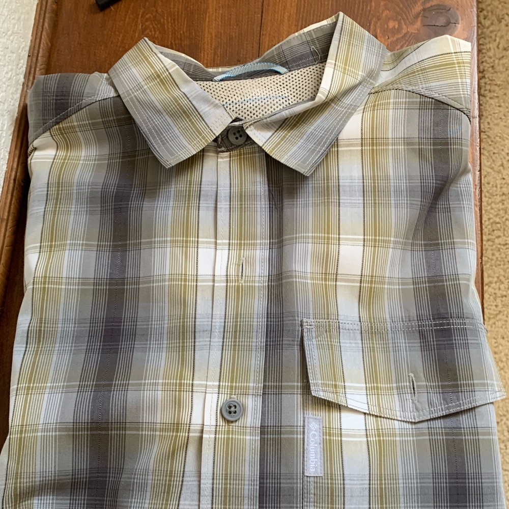 Columbia men’s button down fishing shirt
